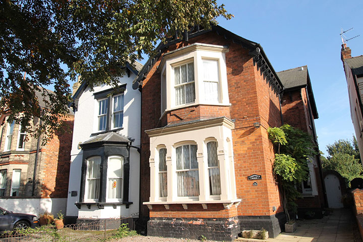 151113 Snoop: Snooping around in Lincoln