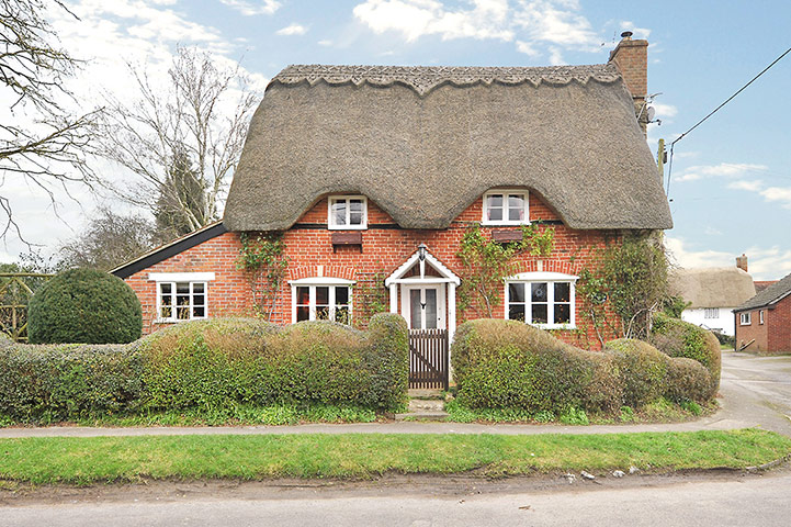 Snooping 291113: Snooping around in Keevil, Wiltshire