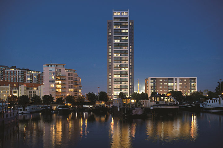 Snooping 081113: Snooping around in Canary Wharf, London