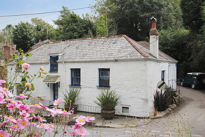 Snooping 061213: Snooping around in Little Petherick, Cornwall