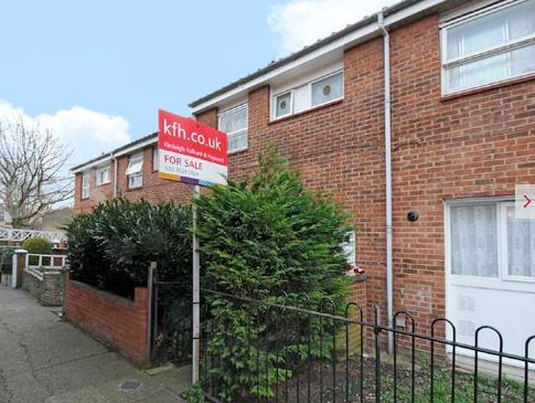 Snooping 260413: Snooping around in Pecjham, London