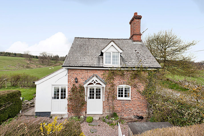 Snooping 140613: Snooping around in Chirk, Wrexham