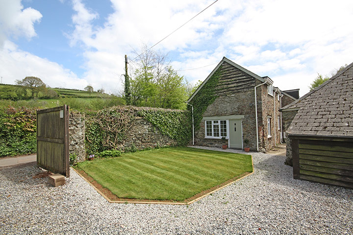 Snooping 280613: Snooping around in Totnes, Devon