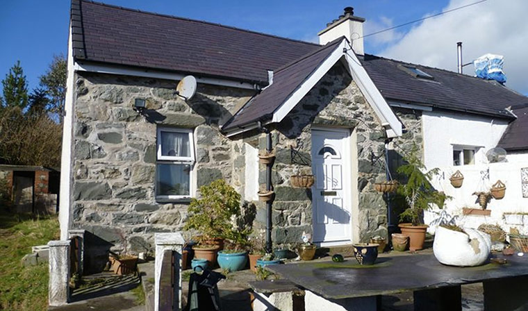 Under £225,000: Property: Bangor