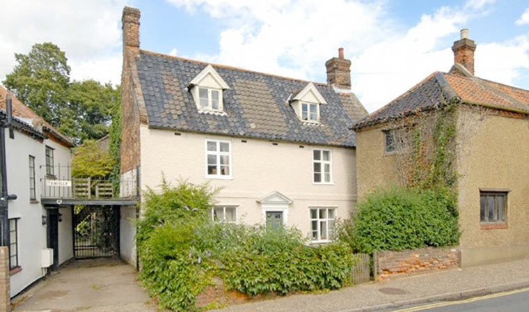 Snooping: Snooping: wreck