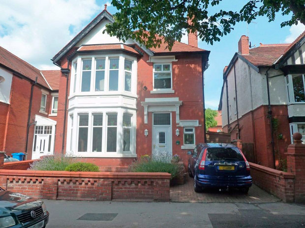 snooping 13092013: detached house in Lytham St Annes, Lancashire