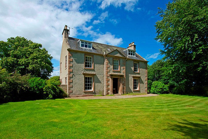 Snooping 060913: Snooping around in Mosstodloch, Moray