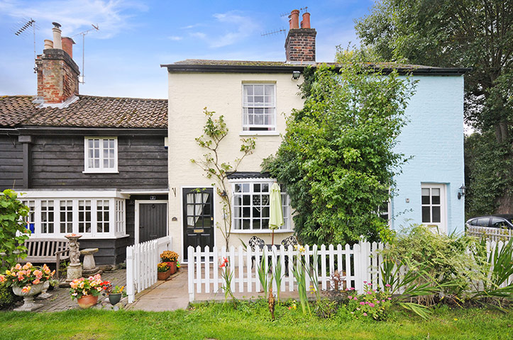 Snooping 180114: Snooping around in Esher