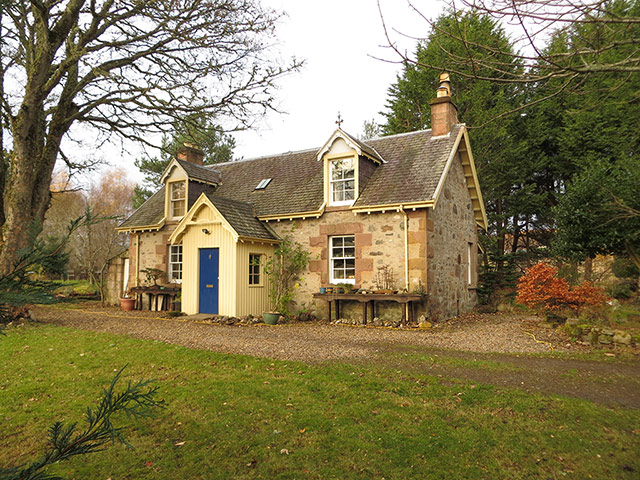 Snooping 100114: Snooping around in Daviot