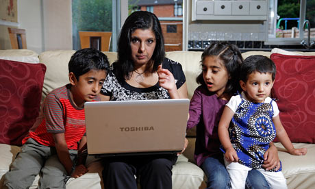 Online investing and women: Samina Ayub and her 3 kids - Daanish, Amber and Urooj