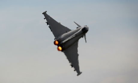 Air show orders fuel economy hopes 