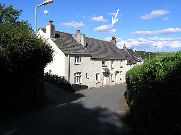 Snooping around 10/07/10: Snooping around in Holbeton, Devon