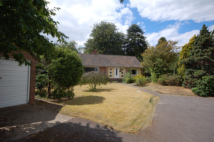 Snooping around 04092010: Snooping around in Midhurst, West Sussex