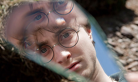 Daniel+radcliffe+harry+potter+and+the+deathly+hallows+part+1