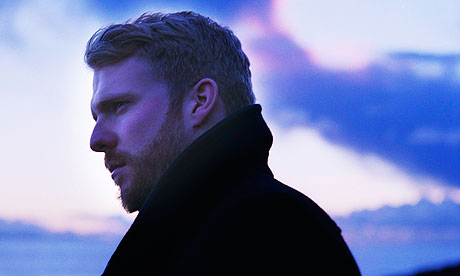http://static.guim.co.uk/sys-images/Music/Pix/pictures/2010/12/3/1291377717203/Alex-Clare-006.jpg