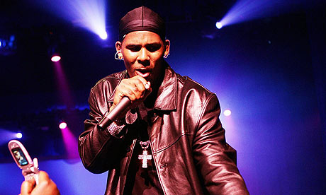 R. Kelly Is Trapped In The Closet... AGAIN