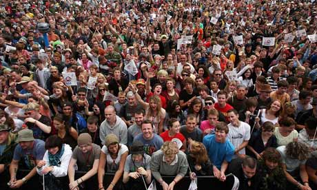 Glastonbury crowd