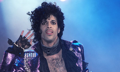Prince-performing-on-stag-007.jpg