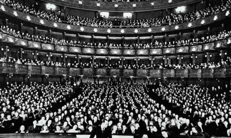 The auditorium of the Metropolitan Opera House, New York