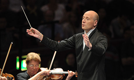 Paavo Järvi conducts the Orchestra de Paris at the BBC Proms