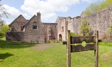 YHA hostel St Briavels Castle