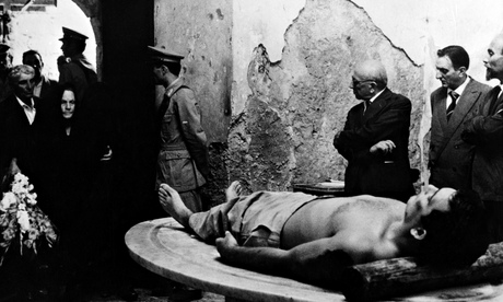 Pietro Cammarata as the deceased Salvatore Giuliano