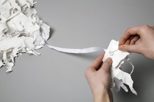 Make your own ruff: make your own Giles Deacon ruff