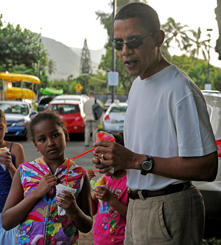 Obs Obamas on holiday: Barack Obama and his daughter Sasha on vacation in Hawaii Christmas 2009
