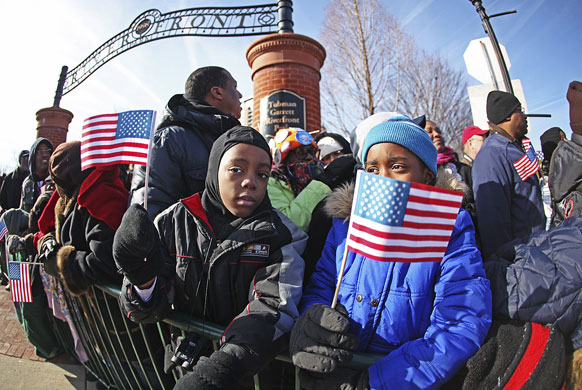 Gallery Obama train: Young Obama supporters