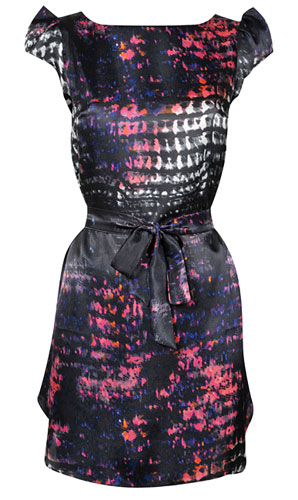 Trends: statement dress: Pleat sleeve dress