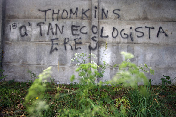 Patagonia conservation: Grafitti