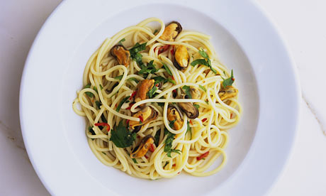 Nigel Slater's spaghetti and mussels