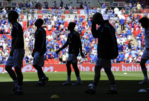 Tom Jenkins FA Cup final: Silhouetted Everton players 