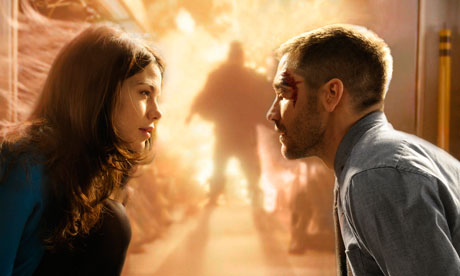 Michelle Monaghan and Jake Gyllenhaal in source code