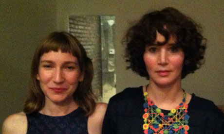 Sheila Heti stsanding next to Miranda July