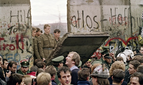 berlin wall comes down