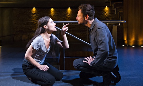 Medea, Observer leader