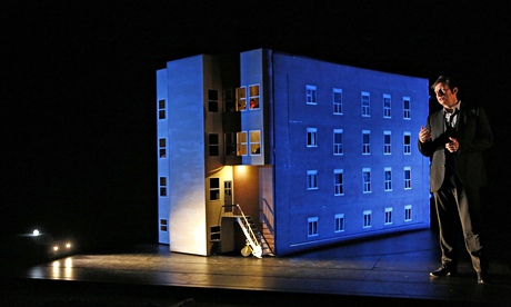 'The stage becomes the site of memory': Robert Lepage  in 887.
