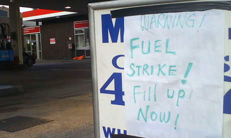 A petrol station on Holloway Road, north London, on June 12 2008, as a fuel tanker drivers' strike loomed. Petrol strike. Photograph: Paul Owen