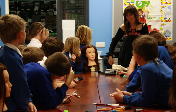 Haircuts by Children: Wunderbar festival 2009