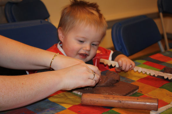 Gallery Wild mums: Making tiles at Falmouth Art Gallery