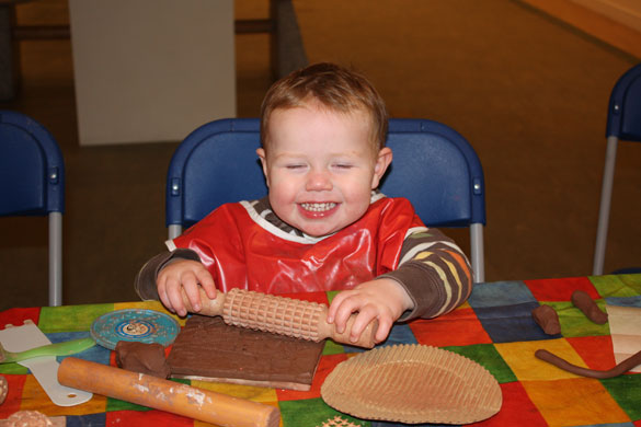 Gallery Wild mums: Making tiles at Falmouth Art Gallery