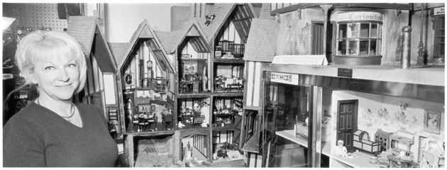 In a Very English Town: Amanda Beaumont at Key Miniatures, Swan Walk