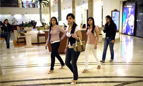 Shoppers in New Delhi