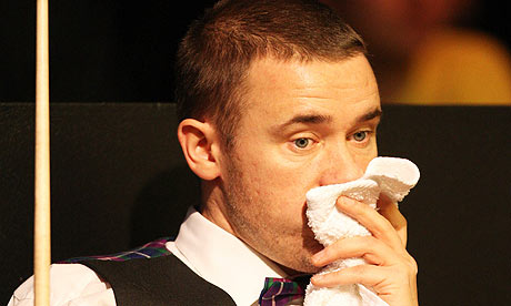 Stephen Hendry recorded a 96 firstround win over Steve Davis in the UK 
