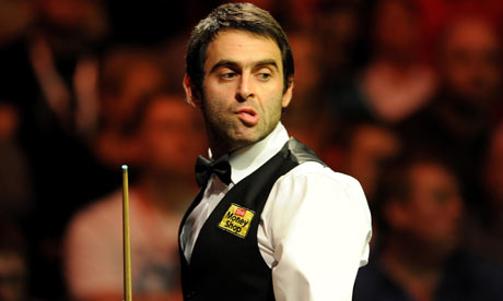Ronnie OSullivan entertains Damien Hirst with brush strokes on.