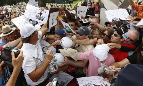 phil mickelson 2009. Phil Mickelson battles through
