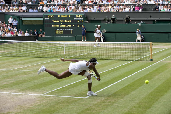 Williams: Venus can't return her sister's powerful serve