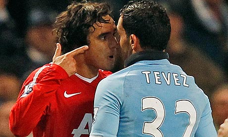 http://static.guim.co.uk/sys-images/Sport/Pix/columnists/2010/11/10/1289424229513/Rafael-da-Silva-v-Carlos--006.jpg