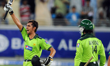Zulqarnain Haider (left) and Shoaib Akhtar 